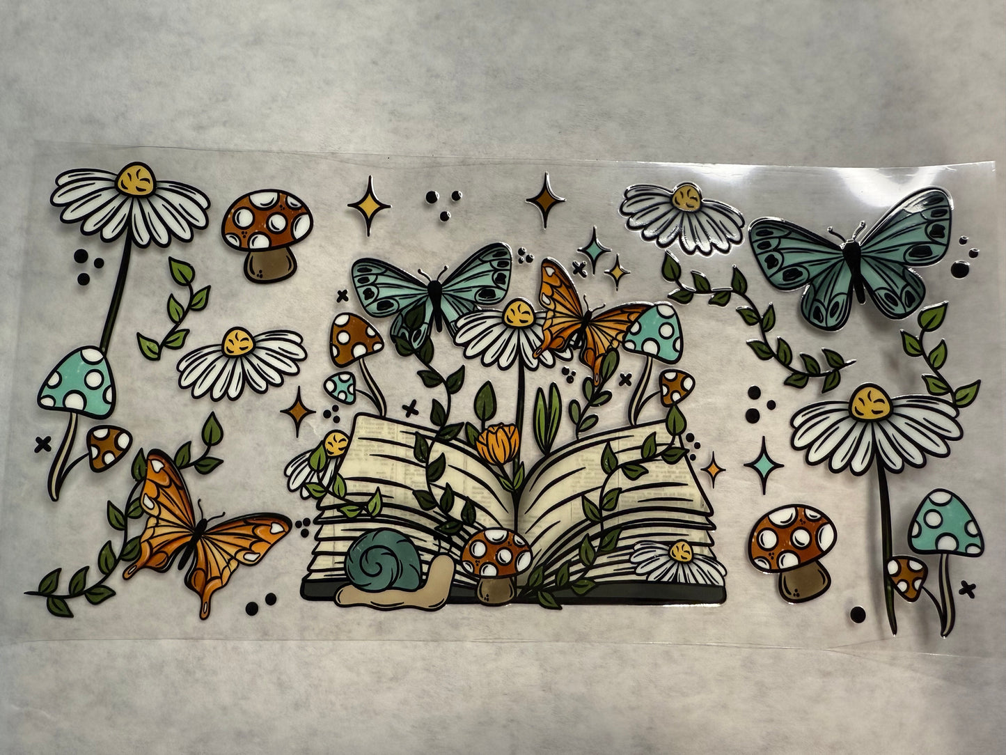 Book, Daisies and Butterflies Wrap for 16oz, 20oz