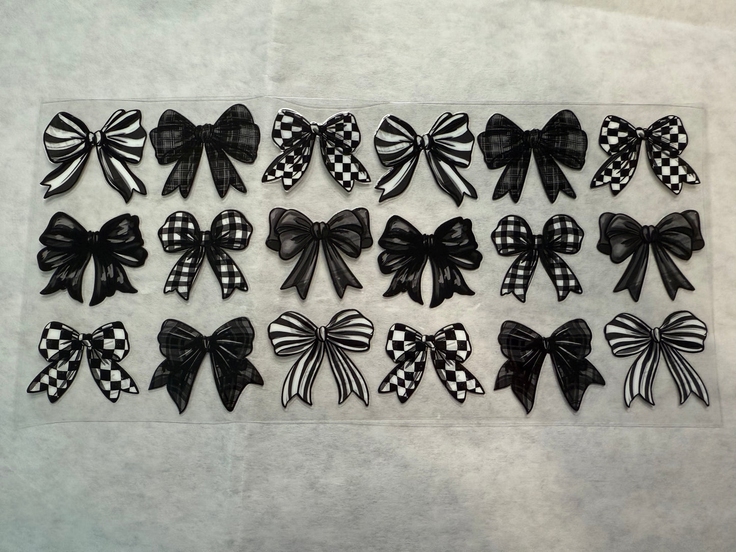 Black and White Bows Wrap for 16oz, 20oz, 24oz